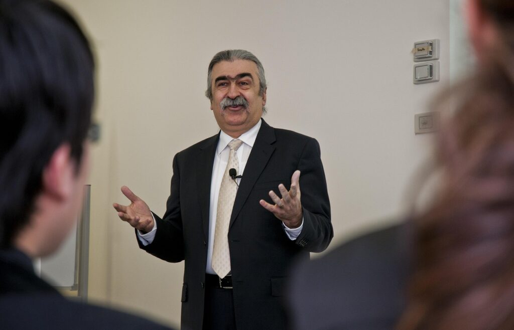 プロの講師を見極めるためのポイントは？